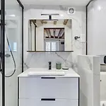 Center Of By Prestige Appartement Parijs