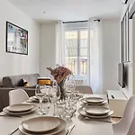 Center Of By Prestige * Parijs