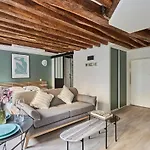 Center Of By Prestige * Parijs