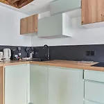 Appartement Center Of By Prestige Parijs