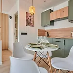 Center Of By Prestige Parijs