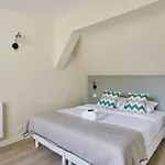 Center Of By Prestige Appartement Parijs
