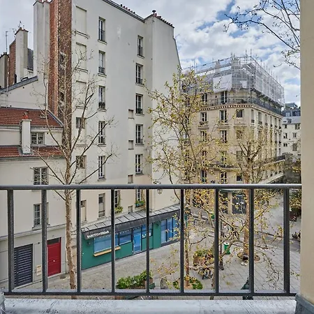 Center Of By Prestige Apartment *
