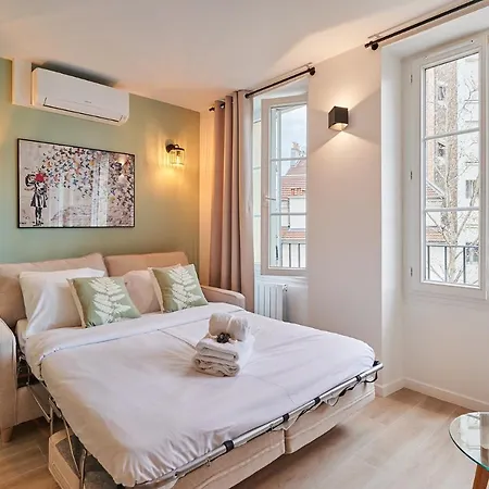 Center Of By Prestige * Paris