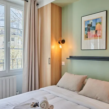Center Of By Prestige Apartment *