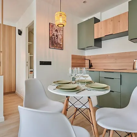 Center Of By Prestige Paris