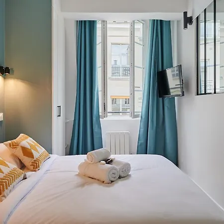 Apartment Center Of By Prestige Paris