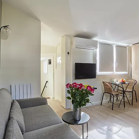 Center Of By Prestige * Paris
